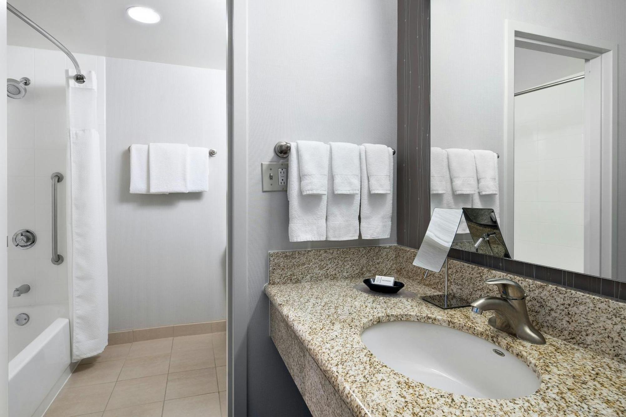 Courtyard By Marriott Pittsburgh Airport 3* Coraopolis