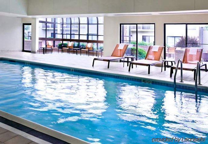 Courtyard By Marriott Pittsburgh Airport