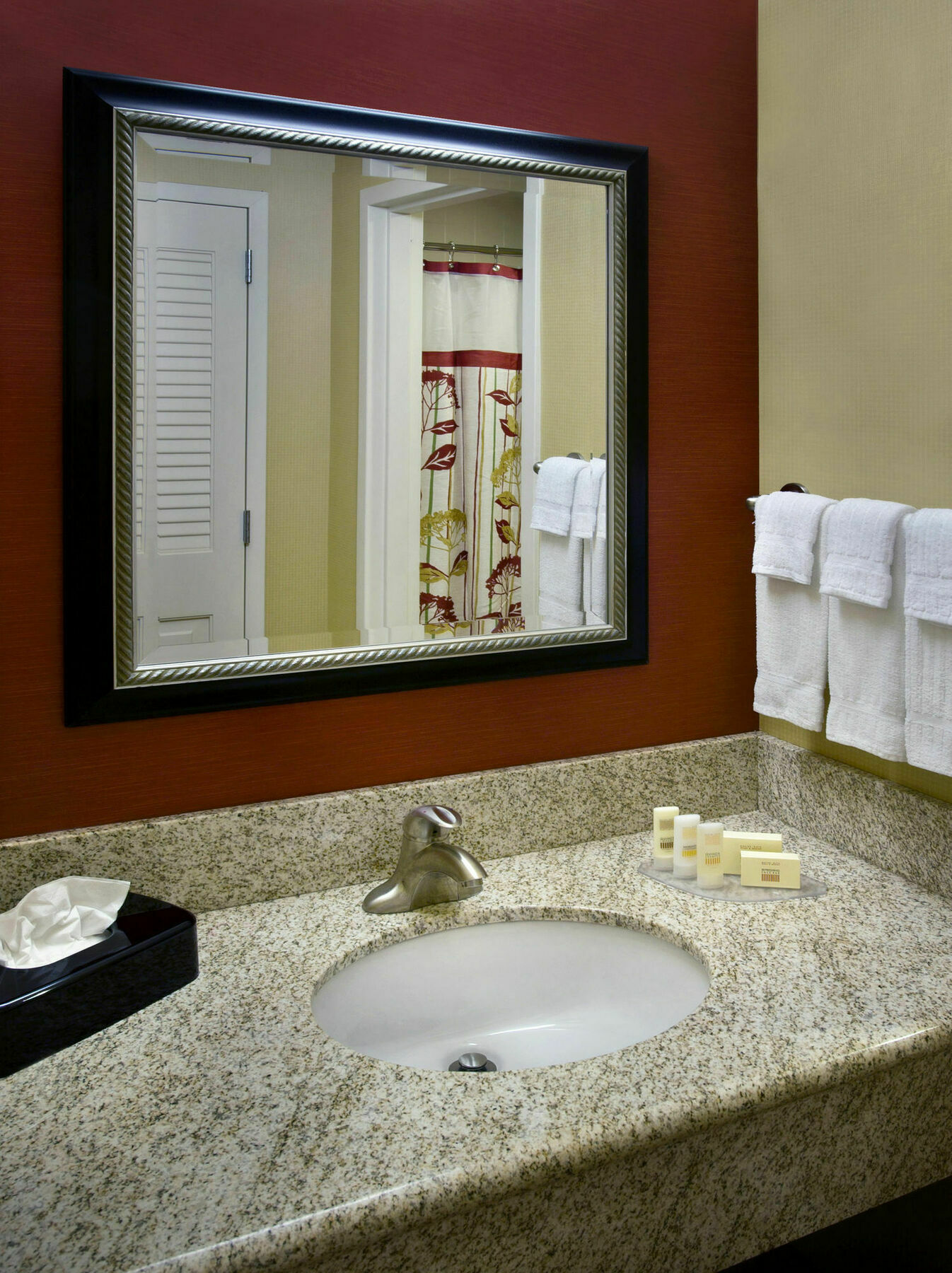 Courtyard By Marriott Pittsburgh Airport Hotel